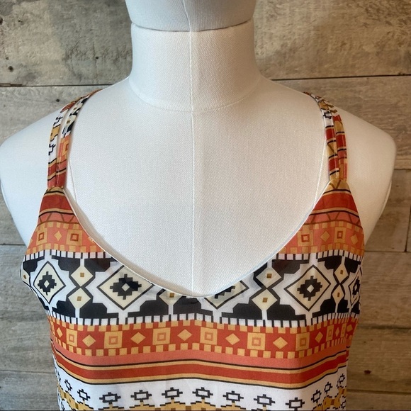 Mahina geometric dress in size  medium - Picture 2 of 8